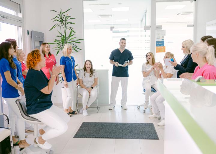 Dentalni implantološko protetski centar Hurčak 1