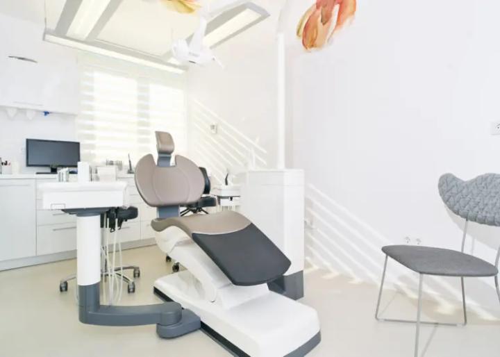 Policlinica dr.Zubović 13